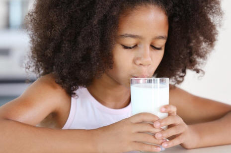 Por que os lácteos são as melhores fontes naturais de cálcio?