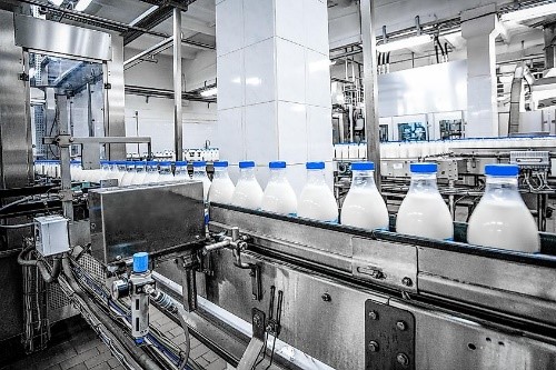 Produção mundial de leite cresce pouco, inclusive a brasileira